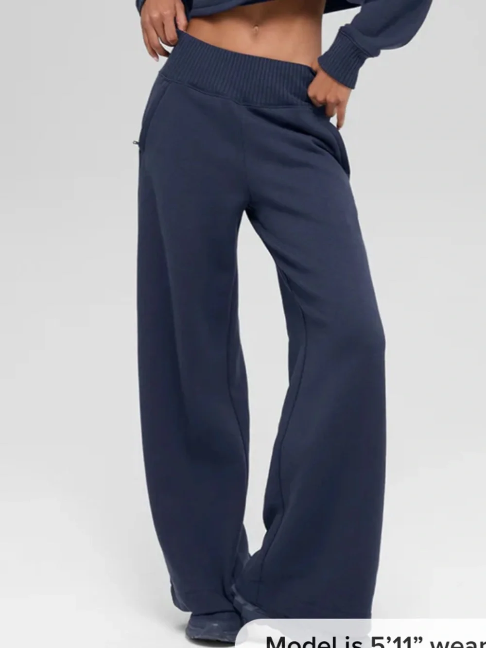 ALO Yoga size M NWT Serenity wide leg sweatpant in navy - Picture 5 of 13